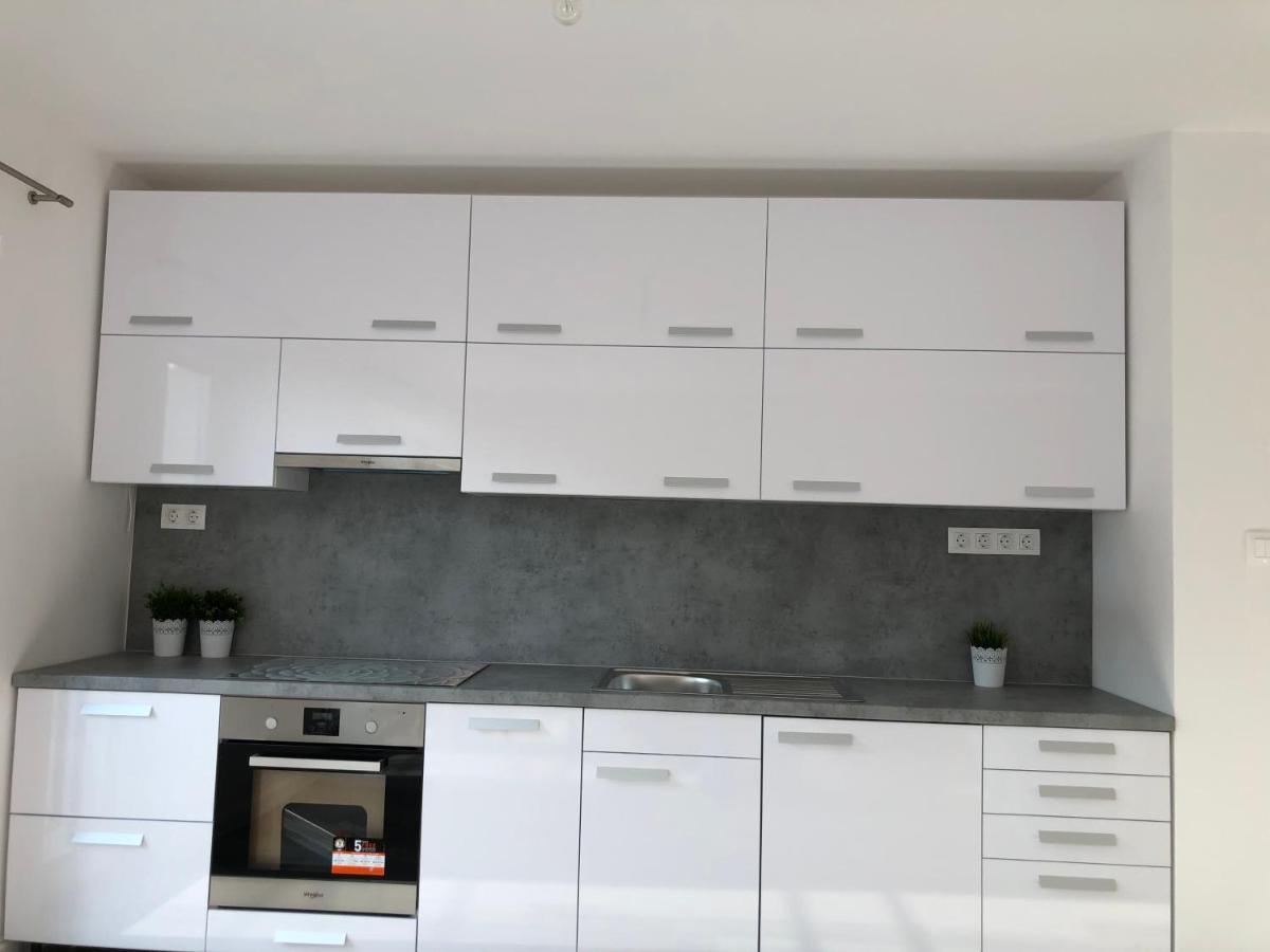 Gyoengye Delux Apartment Szeged
